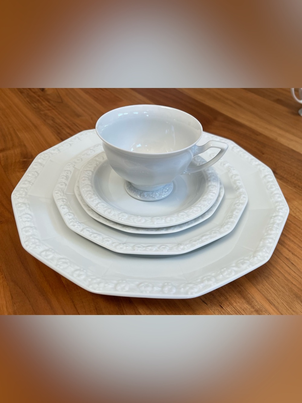 Rosenthal “Maria” Weiss 5-Piece Place Setting. Classic Rose Collection. Germany.